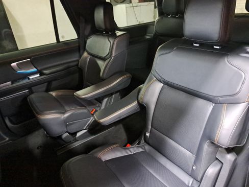Used 2025 Ford Expedition Tremor AWD/4WD image 15