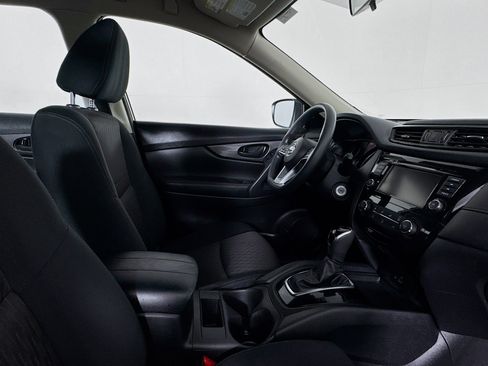 Used 2020 Nissan Rogue S image 27