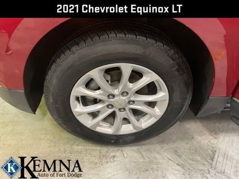 Used 2021 Chevrolet Equinox LT image 27