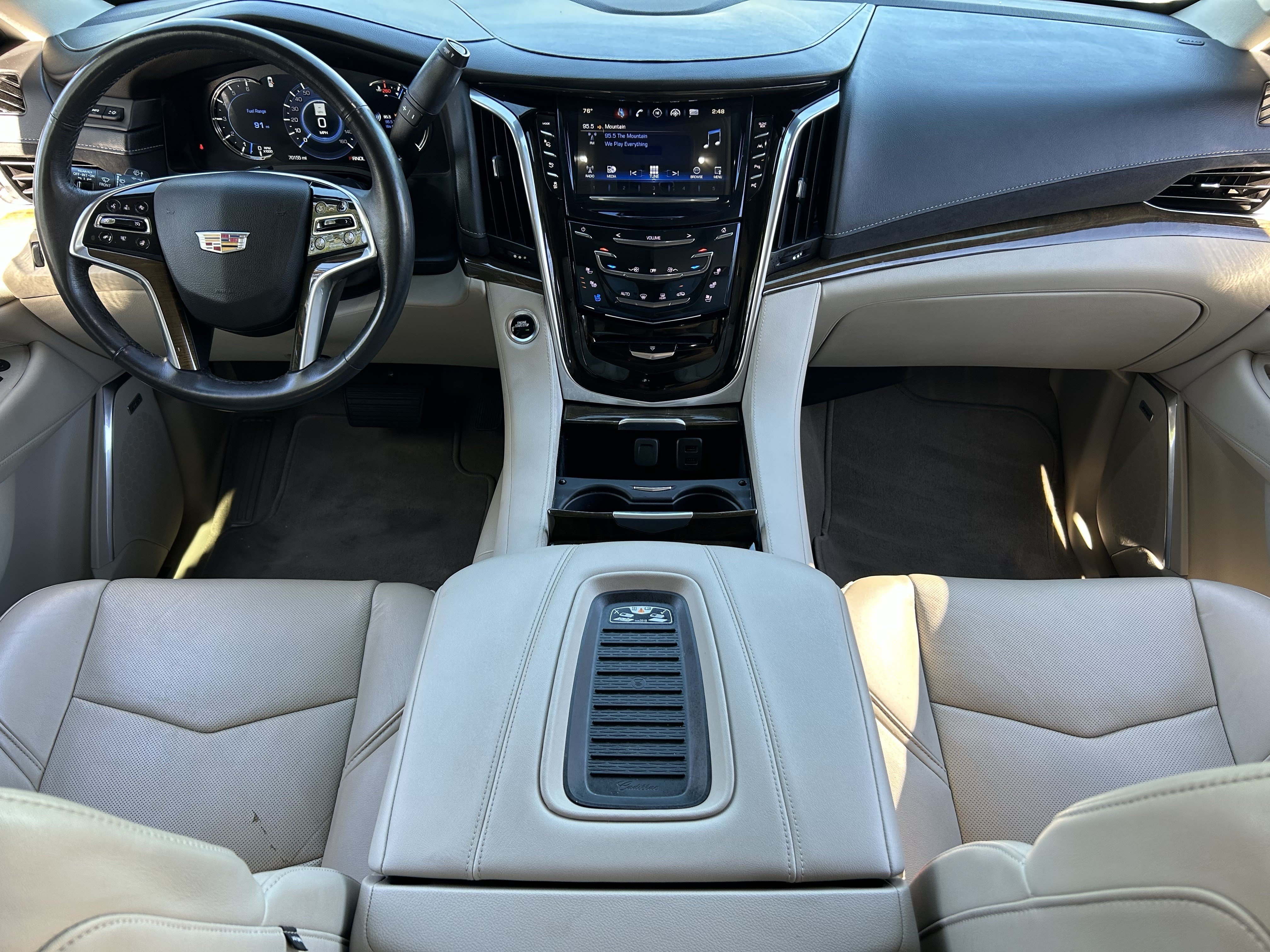 Used 2020 Cadillac Escalade Luxury w/ LPO, Radiant Package AWD/4WD image 14