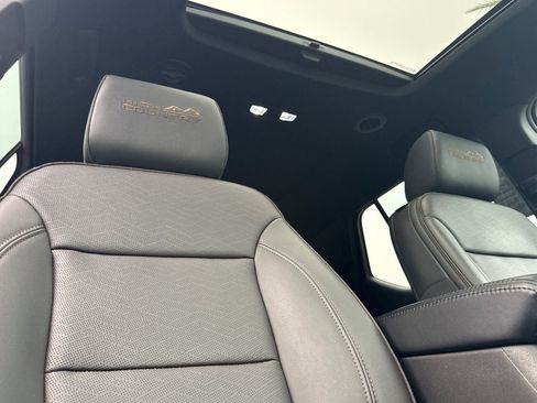 Certified 2023 Chevrolet Traverse High Country image 19