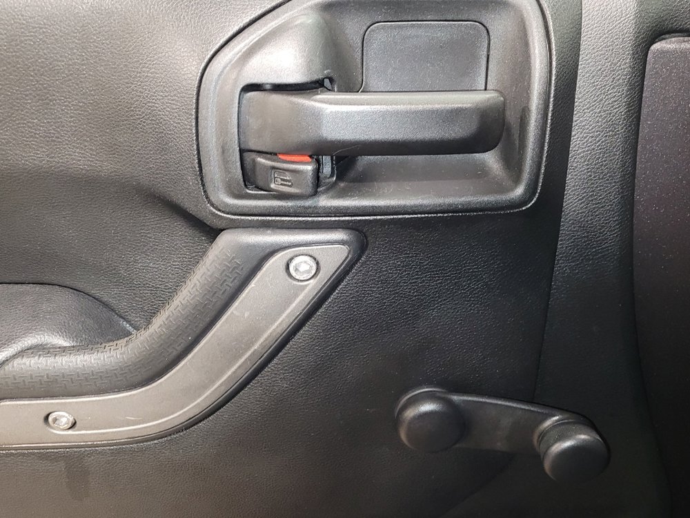 Used 2017 Jeep Wrangler Unlimited Sport w/ Connectivity Group AWD/4WD image 27
