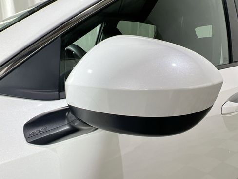 Used 2025 Nissan Kicks SV image 14