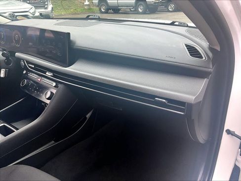 Used 2025 Hyundai Sonata SEL image 12
