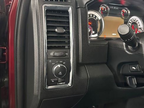 Used 2018 RAM 1500 Laramie w/ Convenience Group AWD/4WD image 14