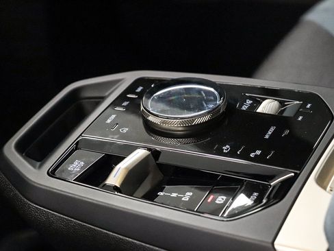 Used 2024 BMW iX xDrive50 w/ Premium Package AWD/4WD image 19