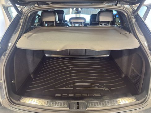 Used 2017 Porsche Macan AWD/4WD image 33