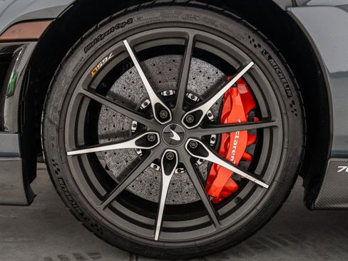 Used 2021 McLaren 765LT image 9