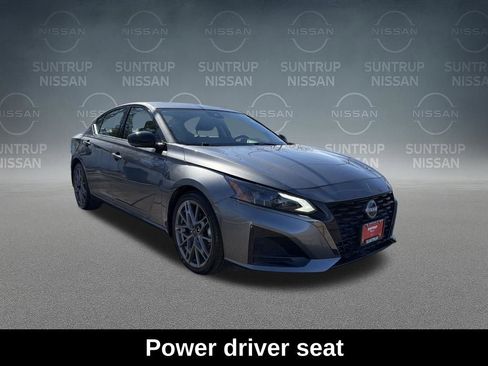 Used 2024 Nissan Altima 2.0 SR image 9