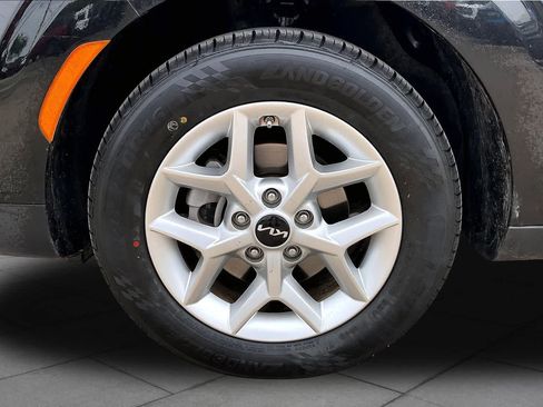 Used 2024 Kia Soul LX w/ Option Group 015 FWD image 10
