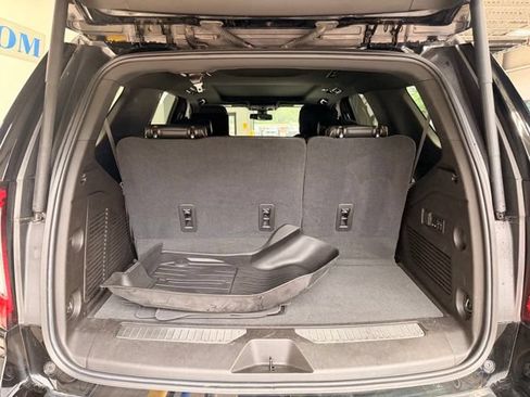Used 2021 GMC Yukon AT4 w/ Rear Media and Nav Package AWD/4WD image 10
