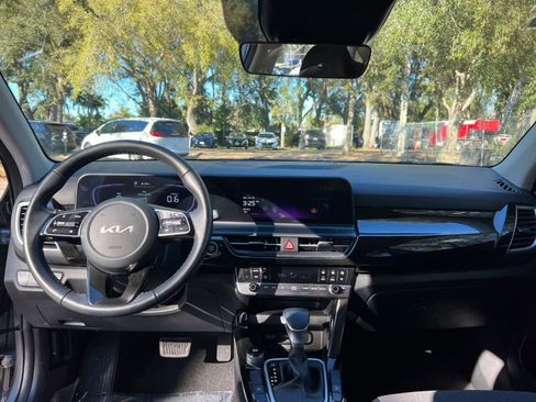 Used 2025 Kia Seltos S image 72