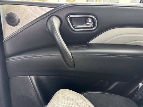 Used 2019 INFINITI QX80 Limited image 15
