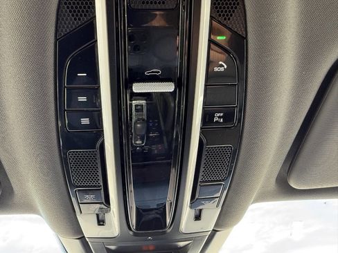 Used 2020 Porsche Cayenne AWD/4WD image 28