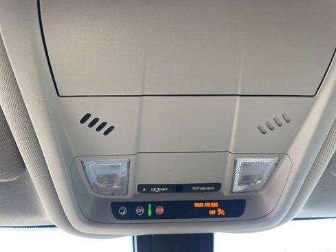 Used 2023 Chevrolet Equinox LT image 21