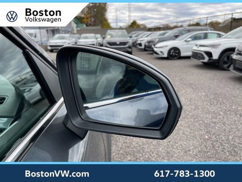 New 2025 Volkswagen Taos SEL image 7