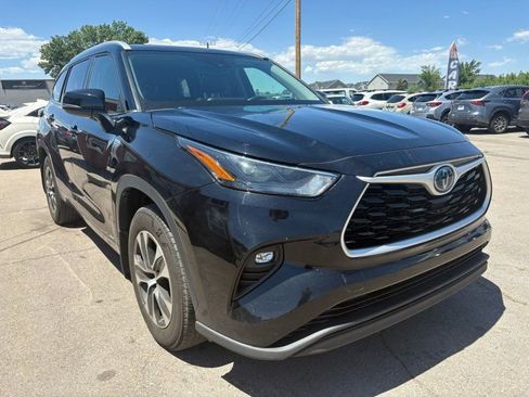 Used 2022 Toyota Highlander XLE image 8