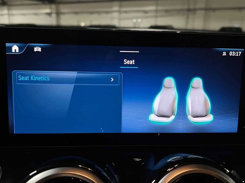 Certified 2025 Mercedes-Benz GLB 250 4MATIC image 30