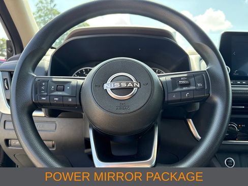 Used 2023 Nissan Rogue S AWD/4WD image 9