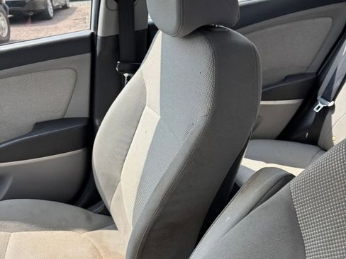 Used 2012 Hyundai Accent GLS FWD image 19