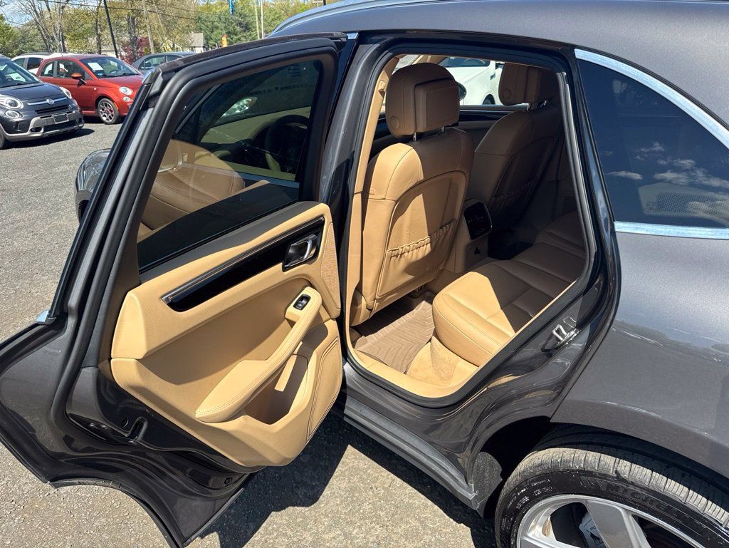 Used 2016 Porsche Macan S AWD/4WD image 37