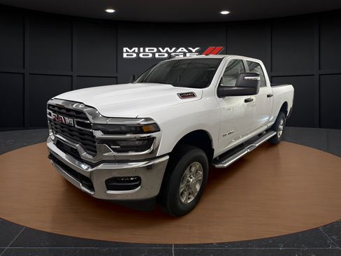 Used 2025 RAM 2500 Big Horn AWD/4WD image 2