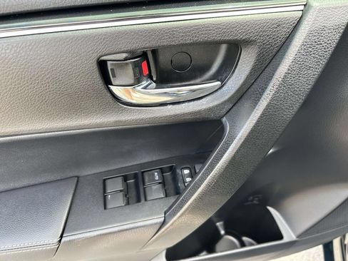 Used 2017 Toyota Corolla XLE FWD image 18