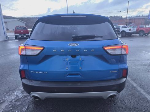 Used 2021 Ford Escape Titanium image 4