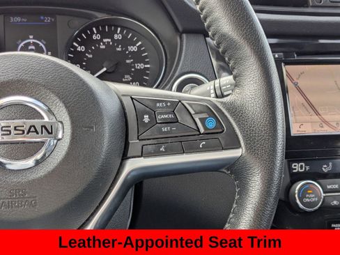 Used 2020 Nissan Rogue SL w/ Premium Package image 18