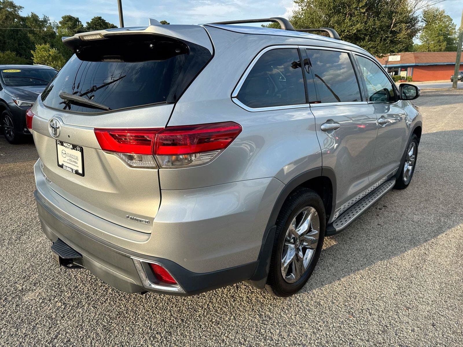 Used 2019 Toyota Highlander Limited Platinum FWD image 25