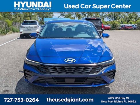 Certified 2025 Hyundai Elantra SEL FWD image 8