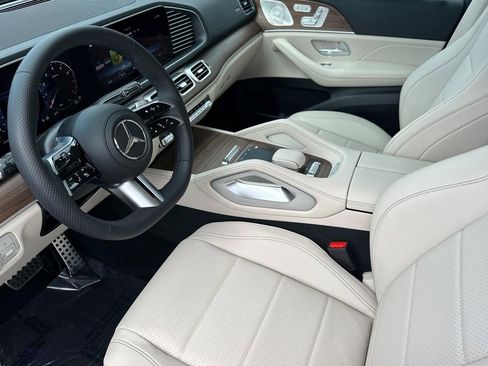 New 2026 Mercedes-Benz GLS 450 4MATIC image 4