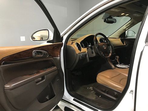 Used 2016 Buick Enclave Premium w/ Experience Buick Package FWD image 9