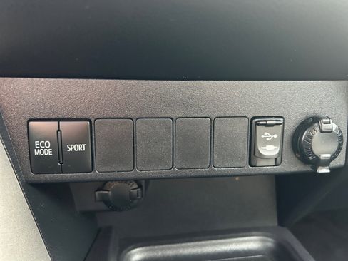 Used 2018 Toyota RAV4 XLE w/ Plus Extra Value Package image 23