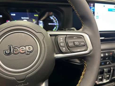 Used 2024 Jeep Wrangler Unlimited Sahara w/ Technology Group image 20