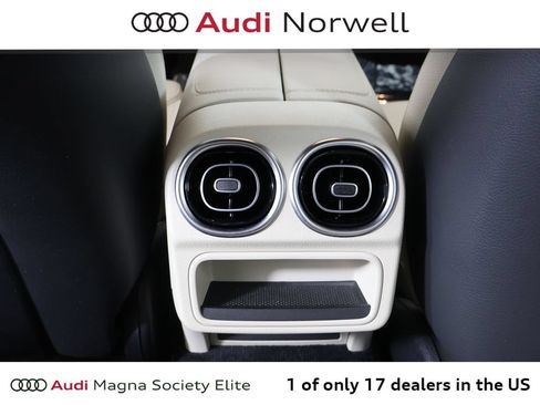 Used 2023 Mercedes-Benz C 300 4MATIC Sedan image 21
