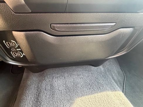 Used 2022 RAM 3500 Big Horn w/ Protection Group AWD/4WD image 34