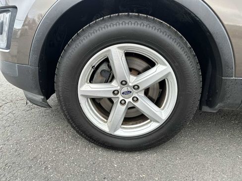 Used 2016 Ford Explorer XLT image 17