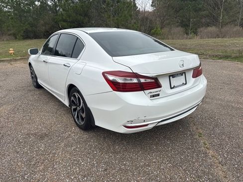 Used 2017 Honda Accord EX-L image 4