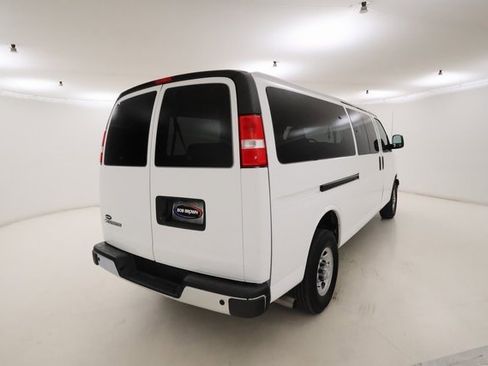 Used 2024 Chevrolet Express 3500 LT w/ LT Preferred Equipment Group image 3