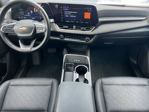 Used 2025 Chevrolet Equinox LT w/ Convenience Package II AWD/4WD image 13