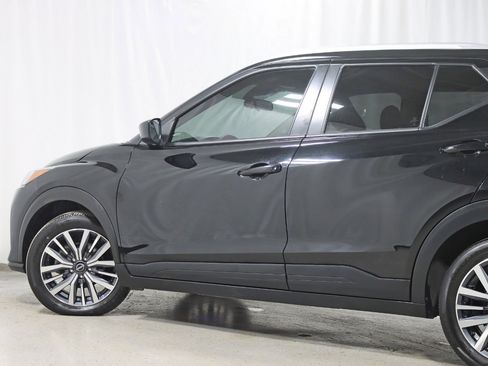 Used 2022 Nissan Kicks SV image 11