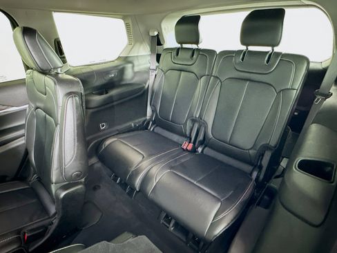 Used 2023 Jeep Grand Cherokee L Limited image 29