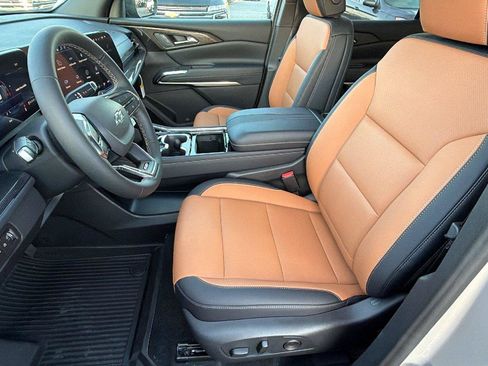 New 2027 Chevrolet Traverse Z71 w/ Driver Confidence Package AWD/4WD image 16