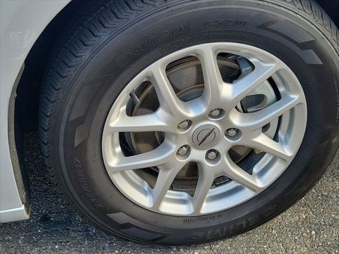 Certified 2024 Chrysler Pacifica Touring-L FWD image 24