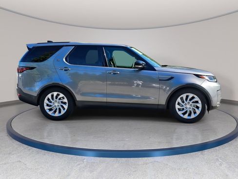 Certified 2025 Land Rover Discovery S AWD/4WD image 4