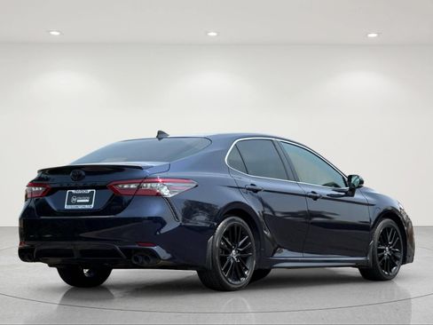 Used 2022 Toyota Camry XSE FWD image 5