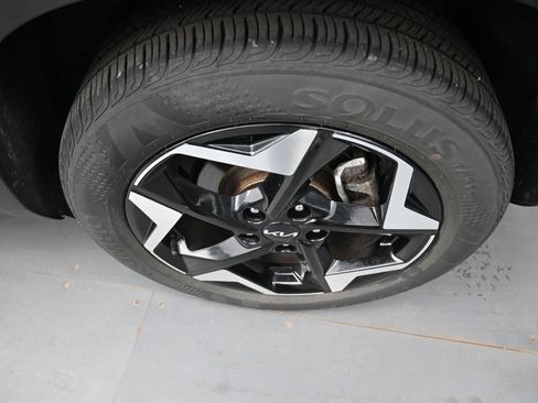 Used 2024 Kia Seltos EX AWD/4WD image 9