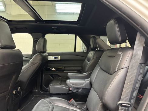 Used 2023 Ford Explorer ST w/ Equipment Group 401A AWD/4WD image 16