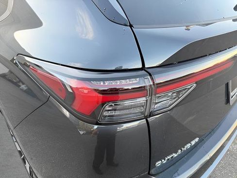 New 2026 Mitsubishi Outlander SE image 34